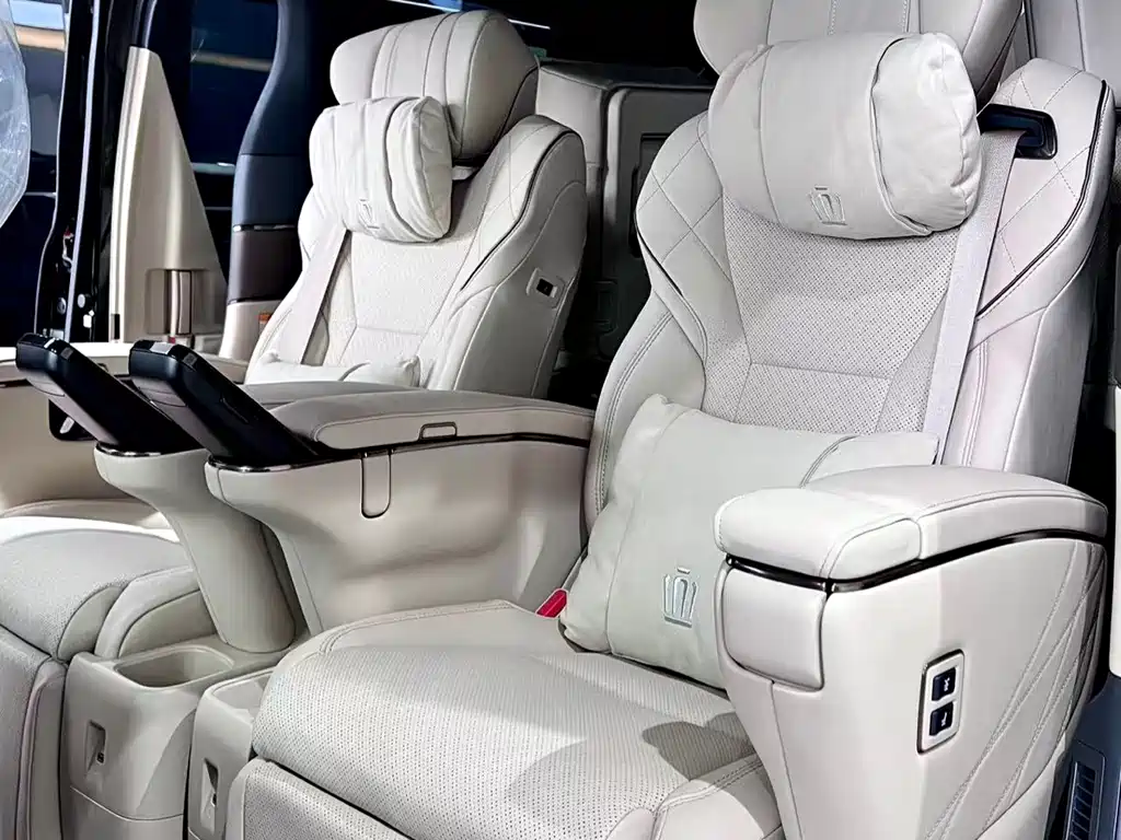 Toyota Vellfire — фото 13