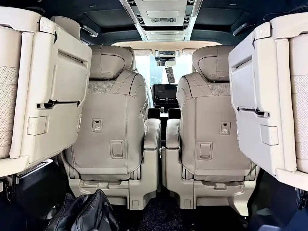 Toyota Vellfire — фото 7