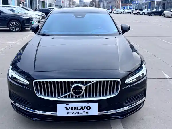 Volvo S90 Plug-In Hybrid 2023