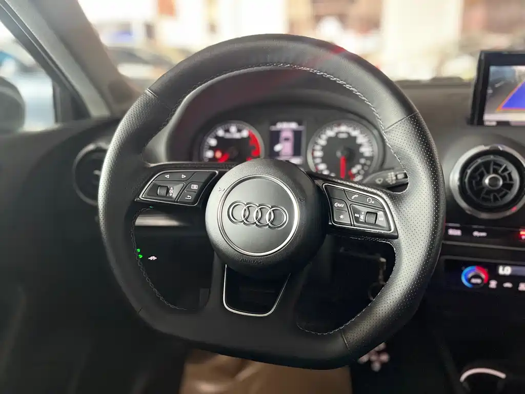 Audi A3 2019 — фото 12