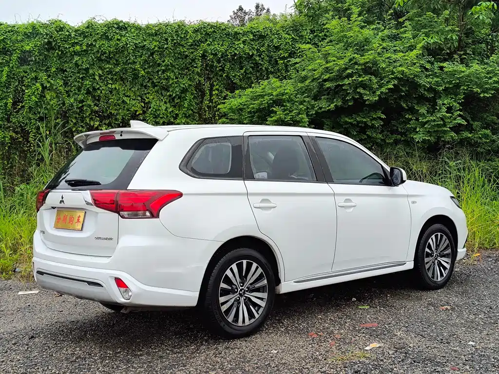 Mitsubishi Outlander 2022