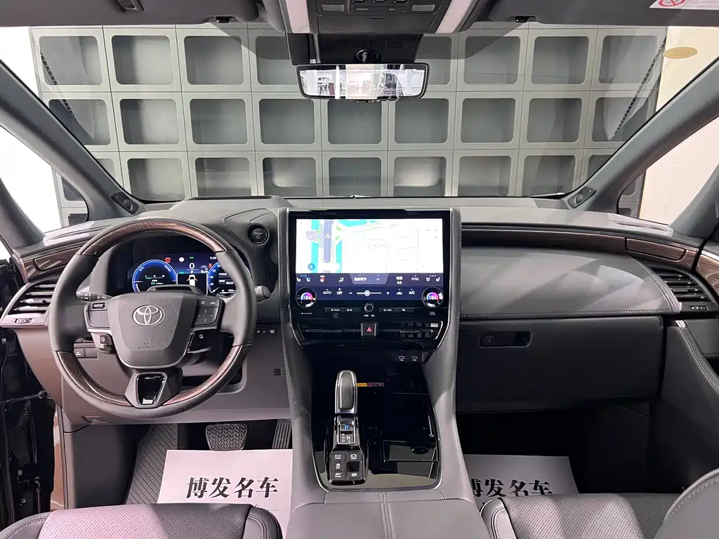 Toyota Alphard 2025 — фото 28