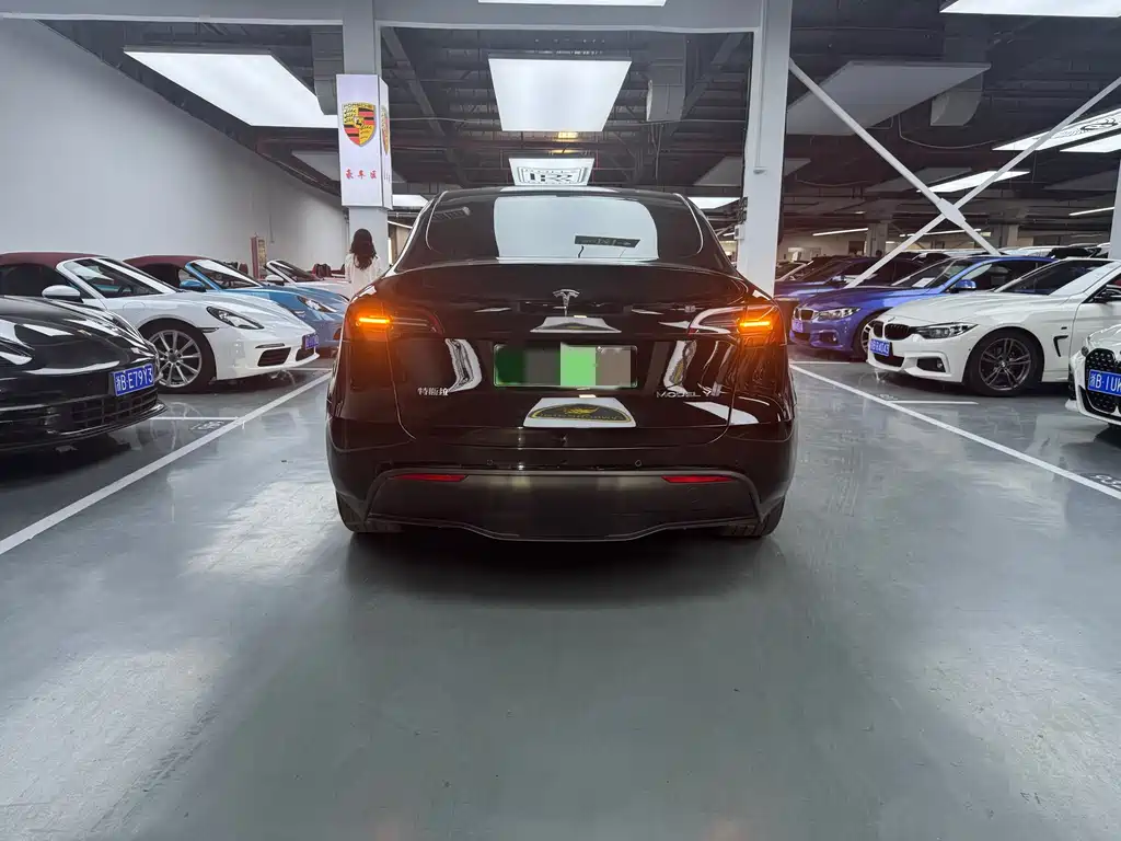 Tesla Model Y 2023 — фото 15