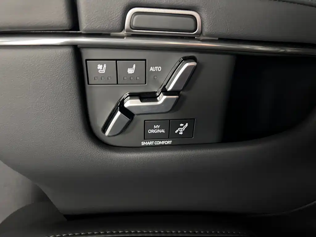 Toyota Alphard 2025 — фото 30
