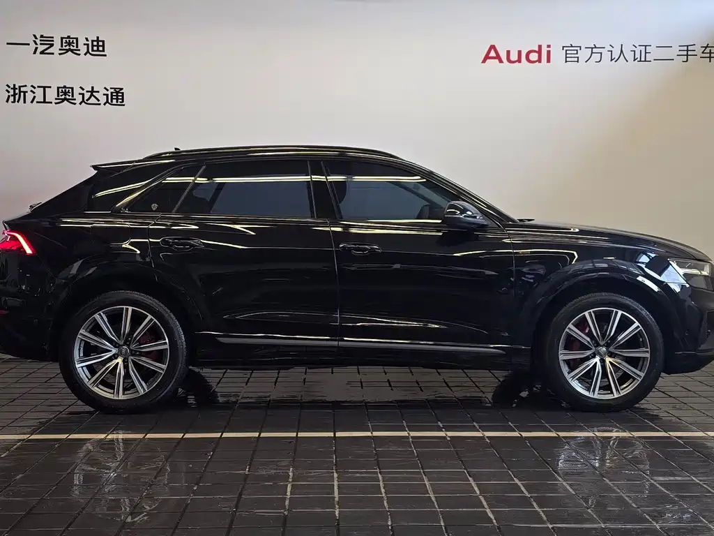 Audi Q8 2020 — фото 3