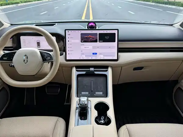 AITO M5 2025