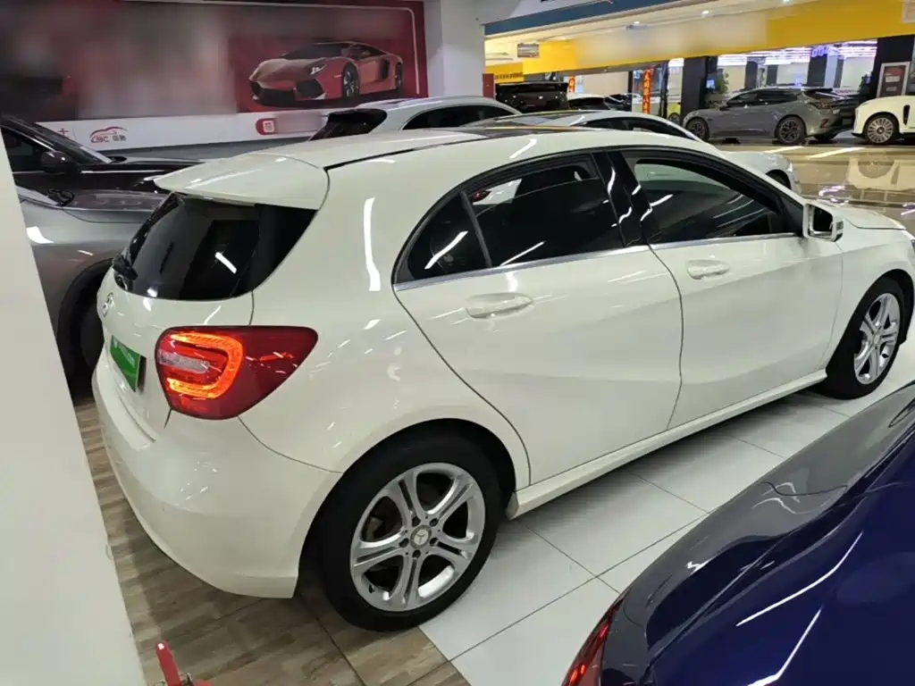 Mercedes-Benz A-Class 2015