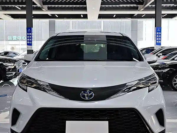 Toyota Granvia 2023
