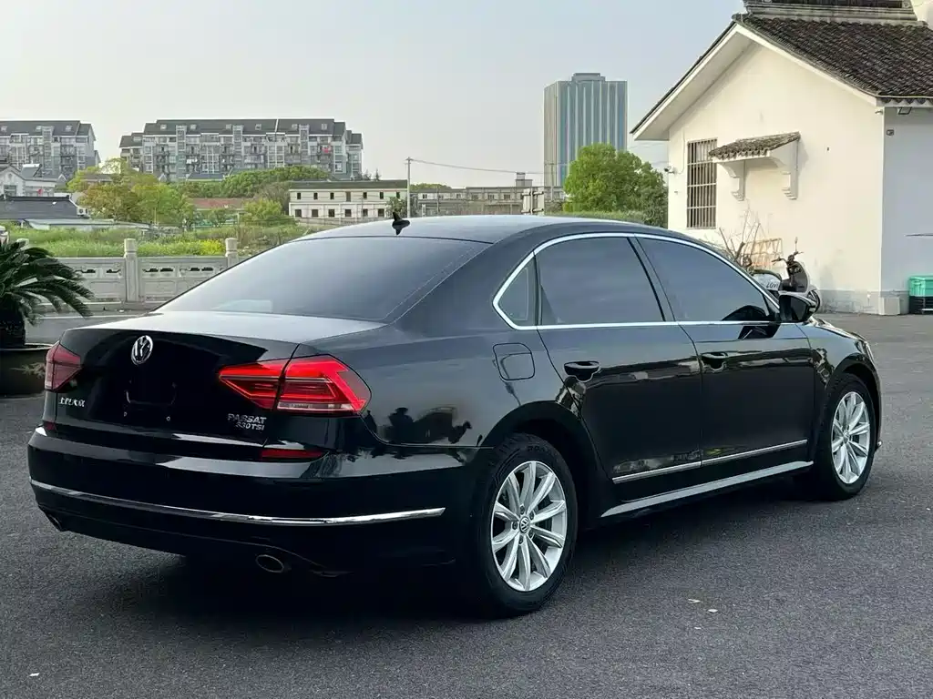 Volkswagen Passat 2017 — фото 4