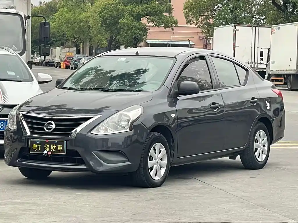 Nissan Sunny 2015 — фото 1