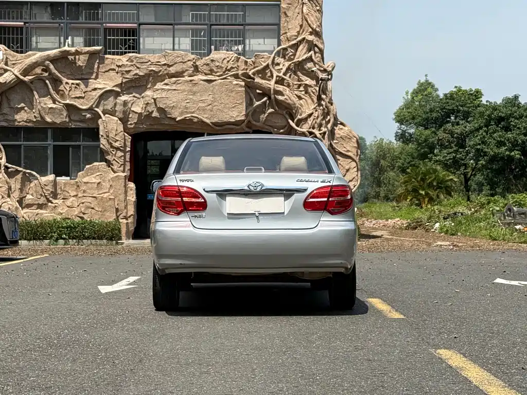 Toyota Corolla 2015 — фото 16