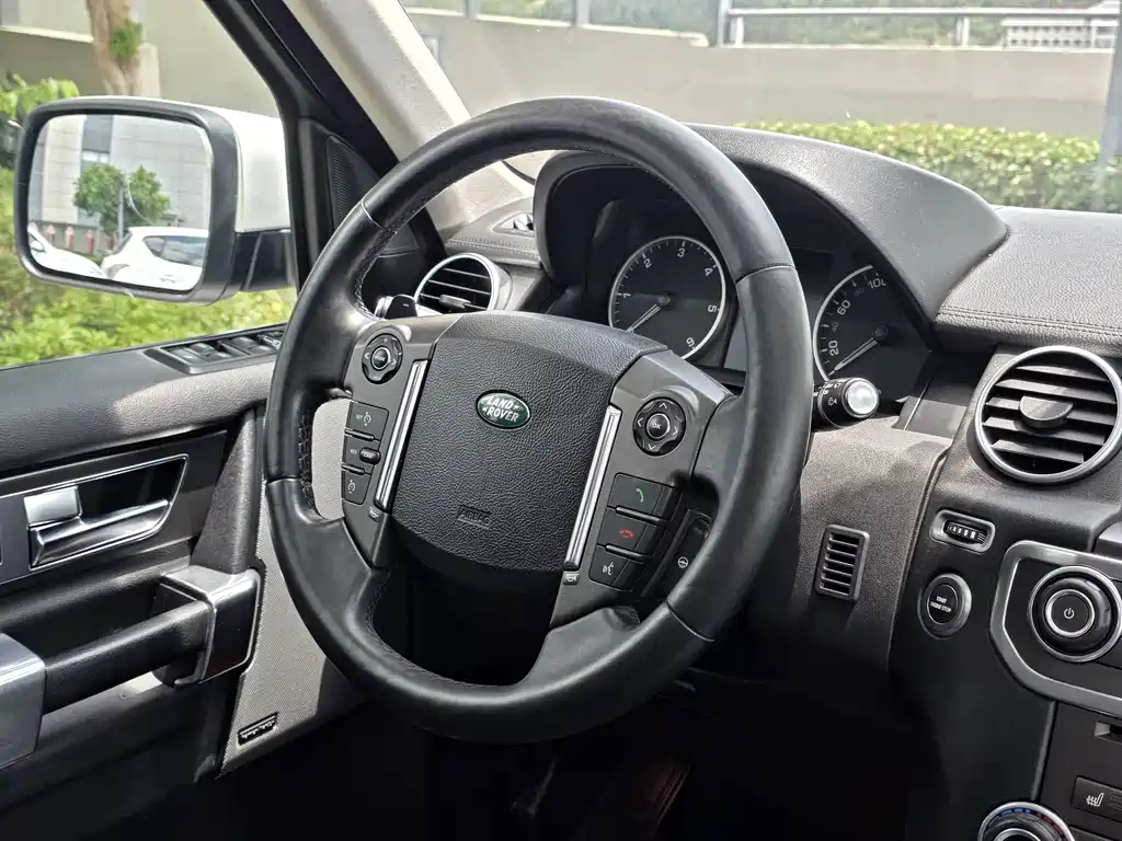 Land Rover Discovery 2013 — фото 10
