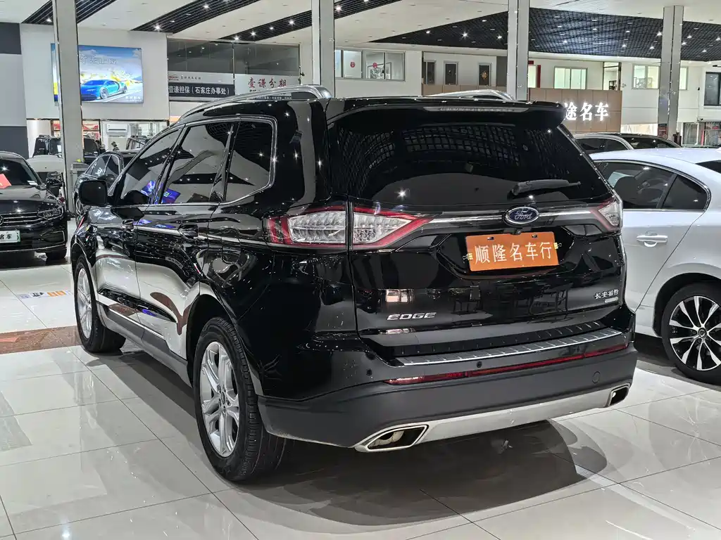 Ford Edge 2018 — фото 21