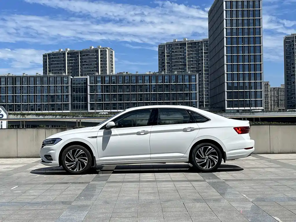 Volkswagen Sagitar 2022