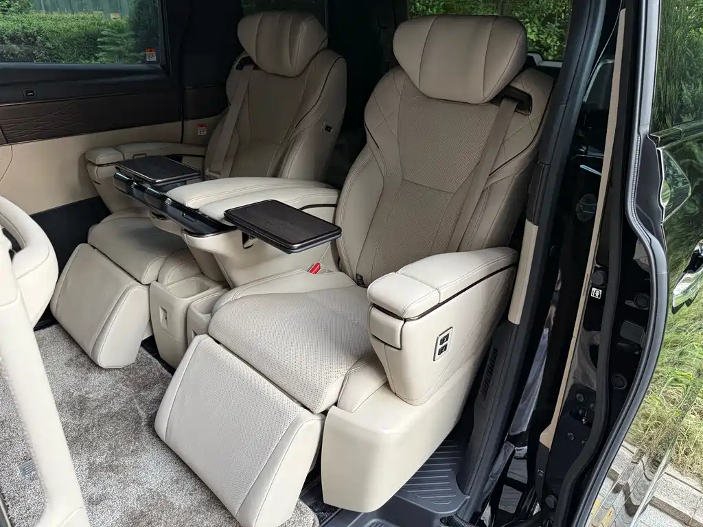 Toyota Vellfire 2024 — фото 11