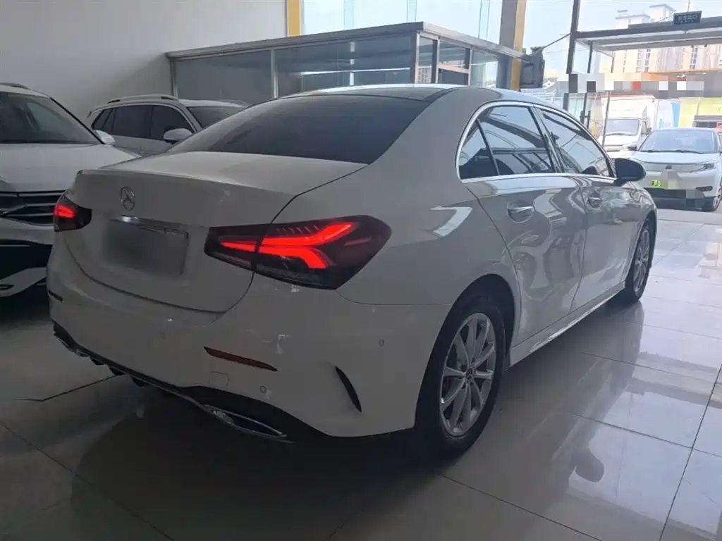 Mercedes-Benz A-Class 2022 — фото 7