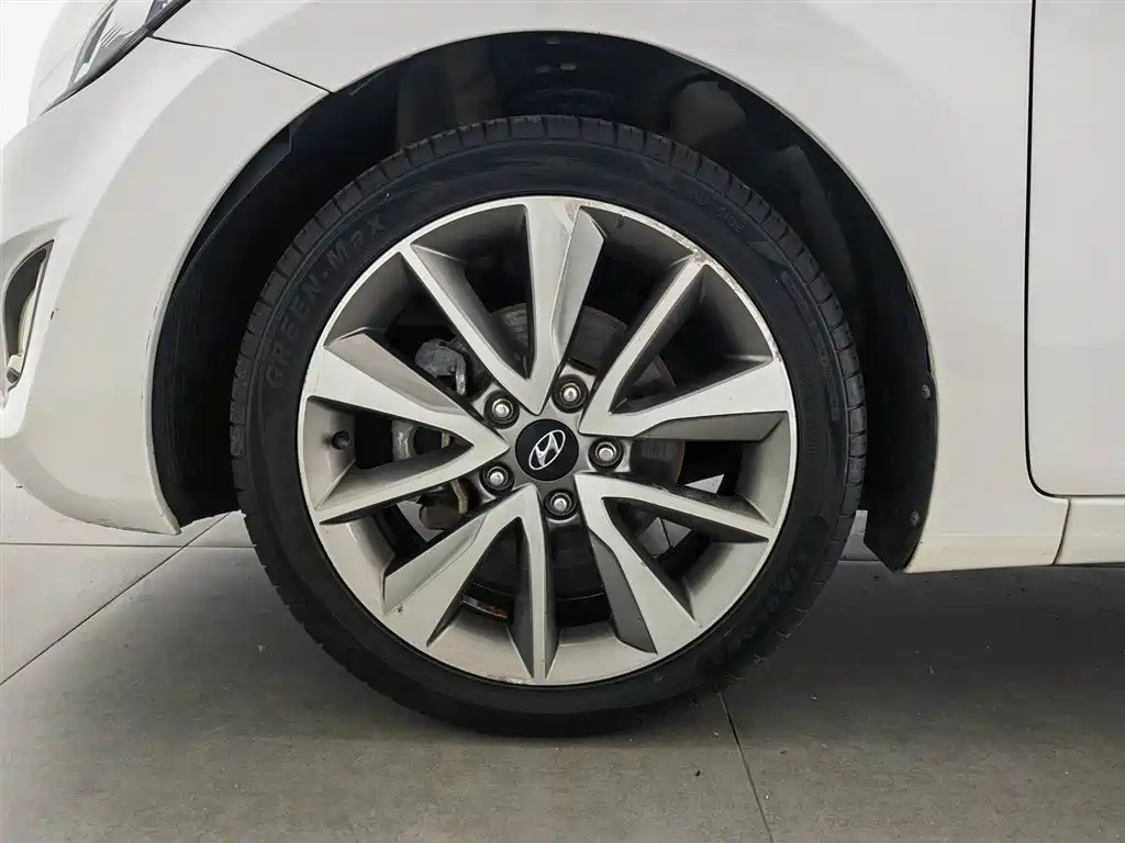 Hyundai Elantra Langdong 2016 — фото 17