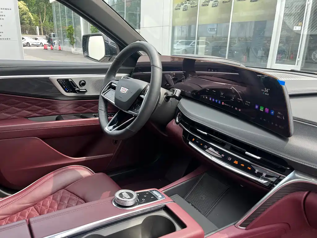 Cadillac CT6 2025 — фото 19