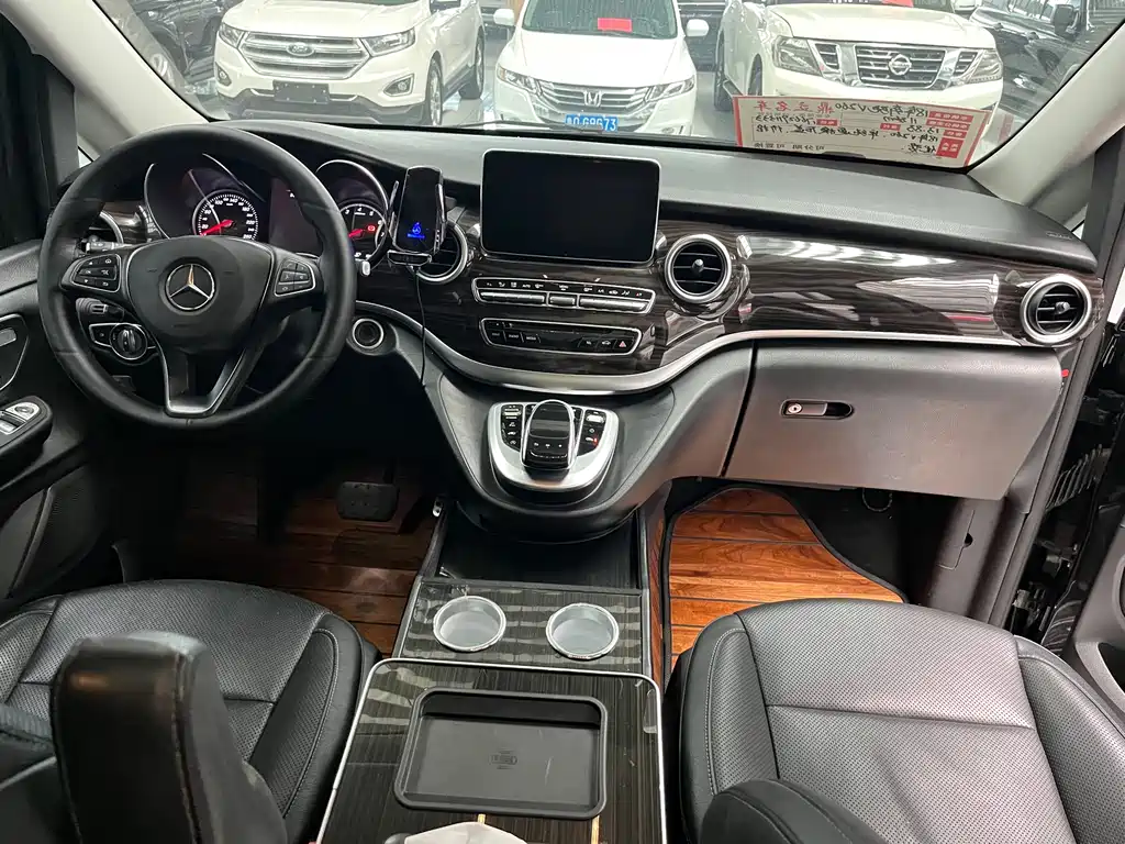 Mercedes-Benz V-Class 2018 — фото 9