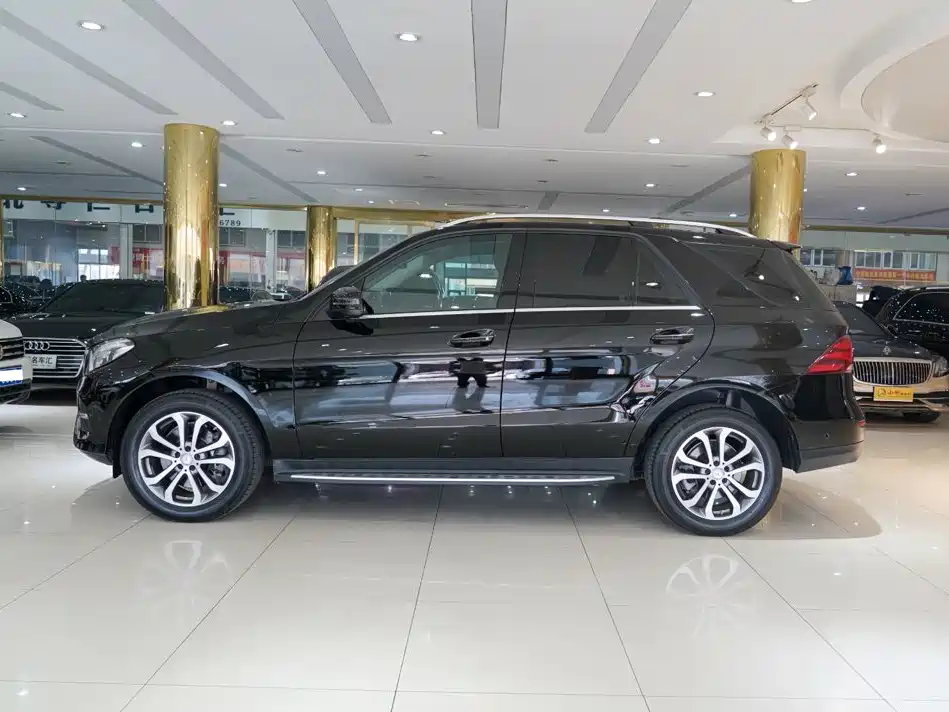 Mercedes-Benz GLE 2017 — фото 14