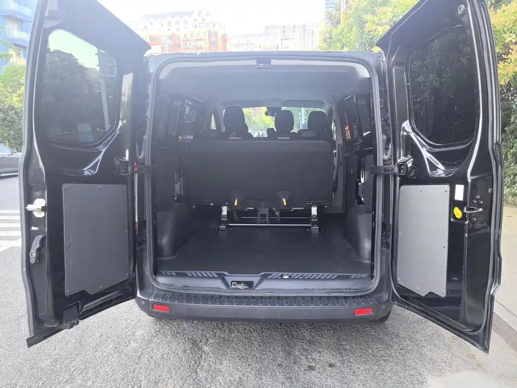 Ford Transit 2025