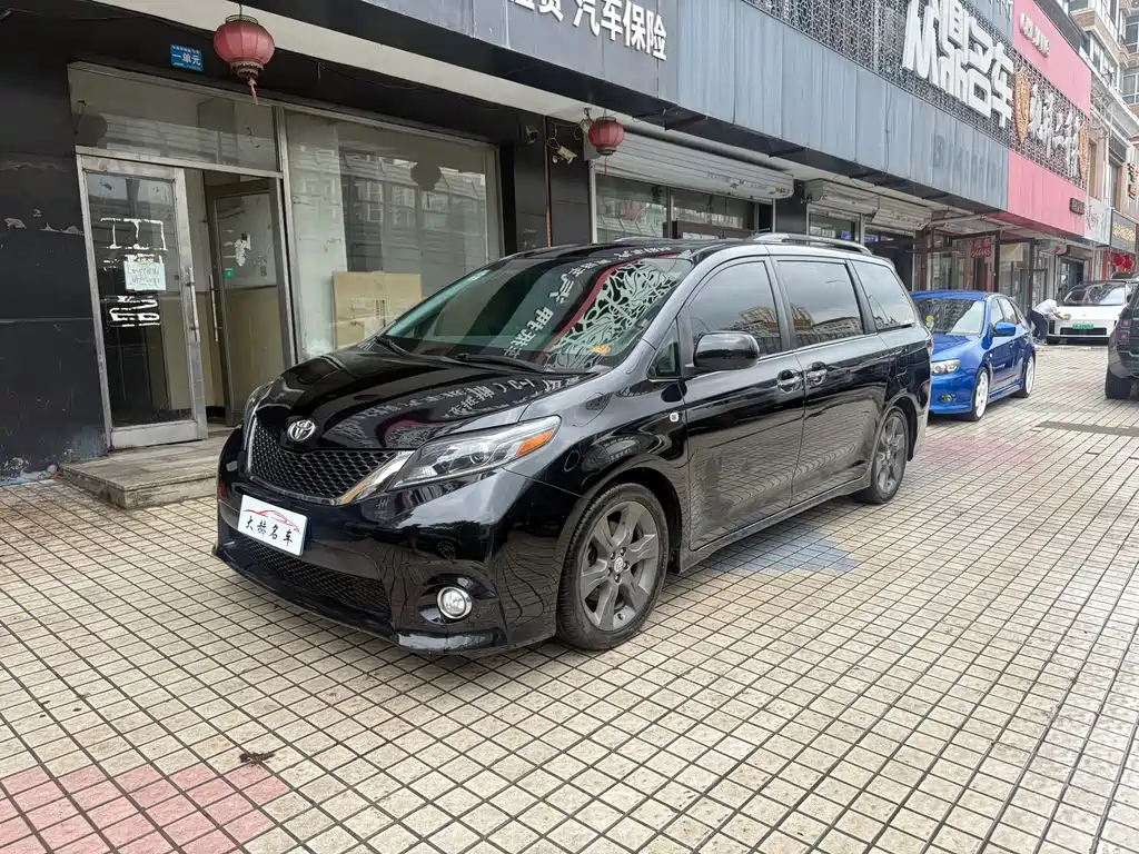 Toyota Sienna 2016