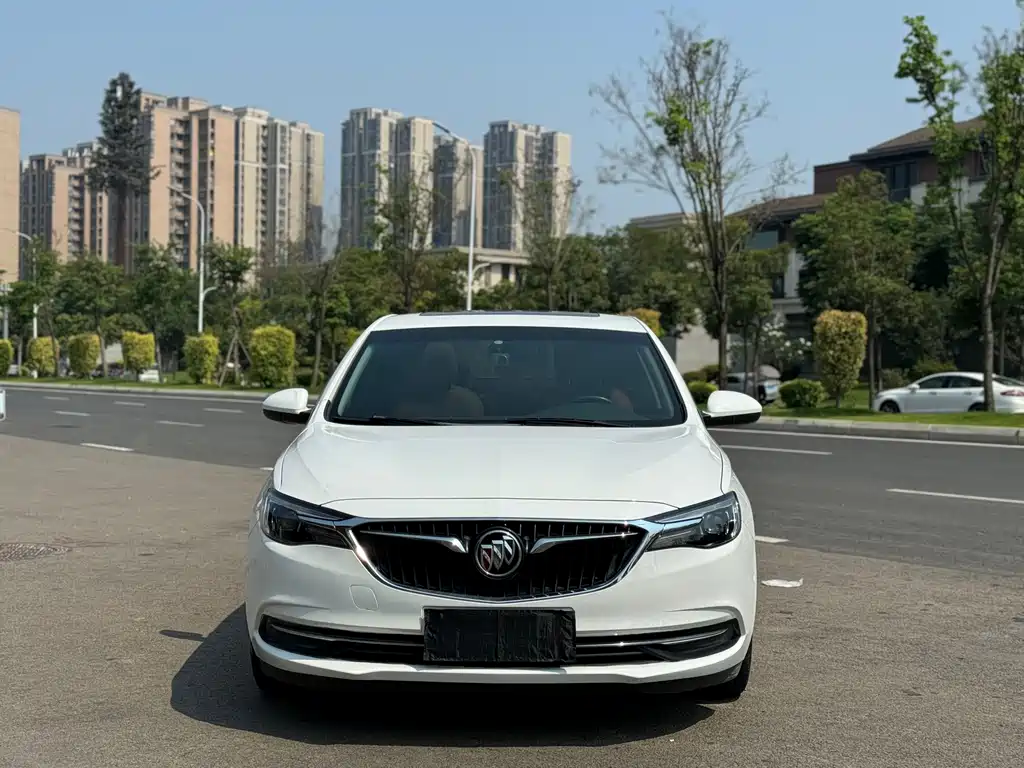 Buick Excelle 2018 — фото 2