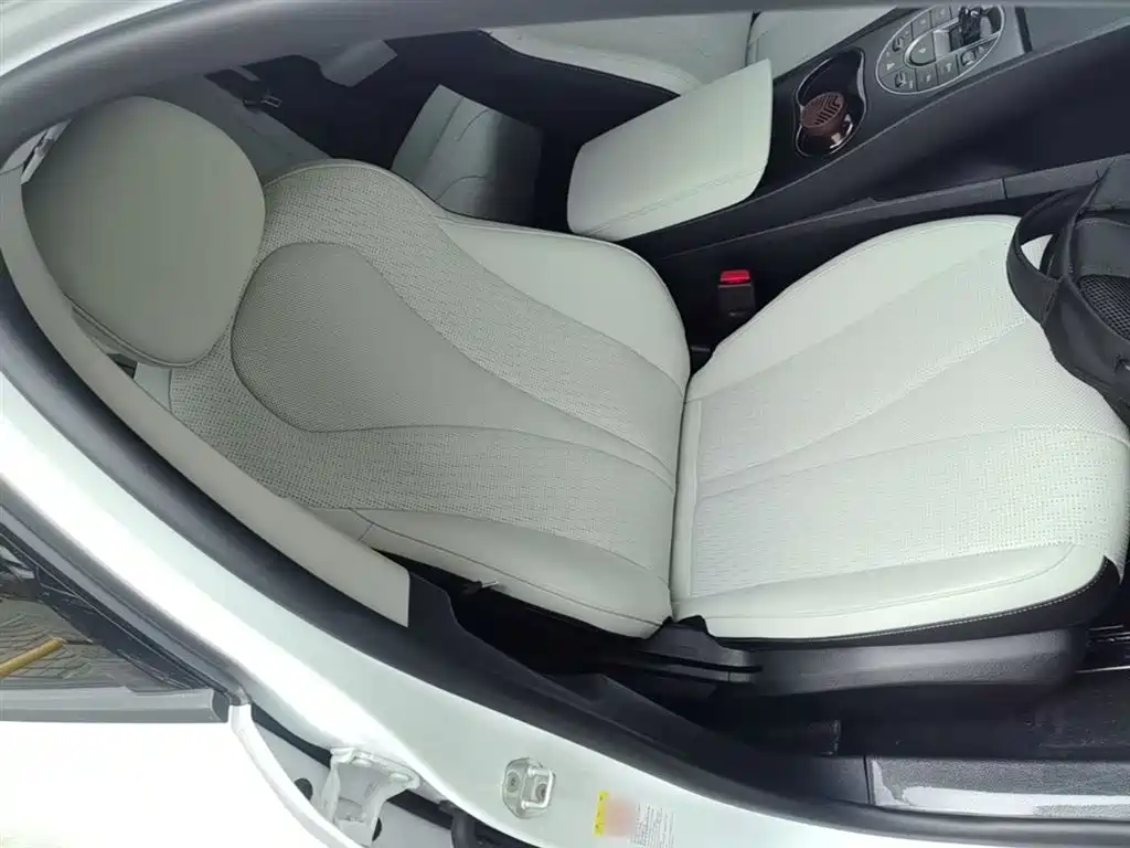 BYD Seal 05 DM-i 2025 — фото 25
