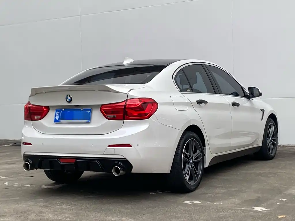 BMW 1 Series 2019 — фото 12