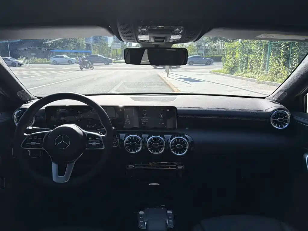 Mercedes-Benz A-Class 2020 — фото 6