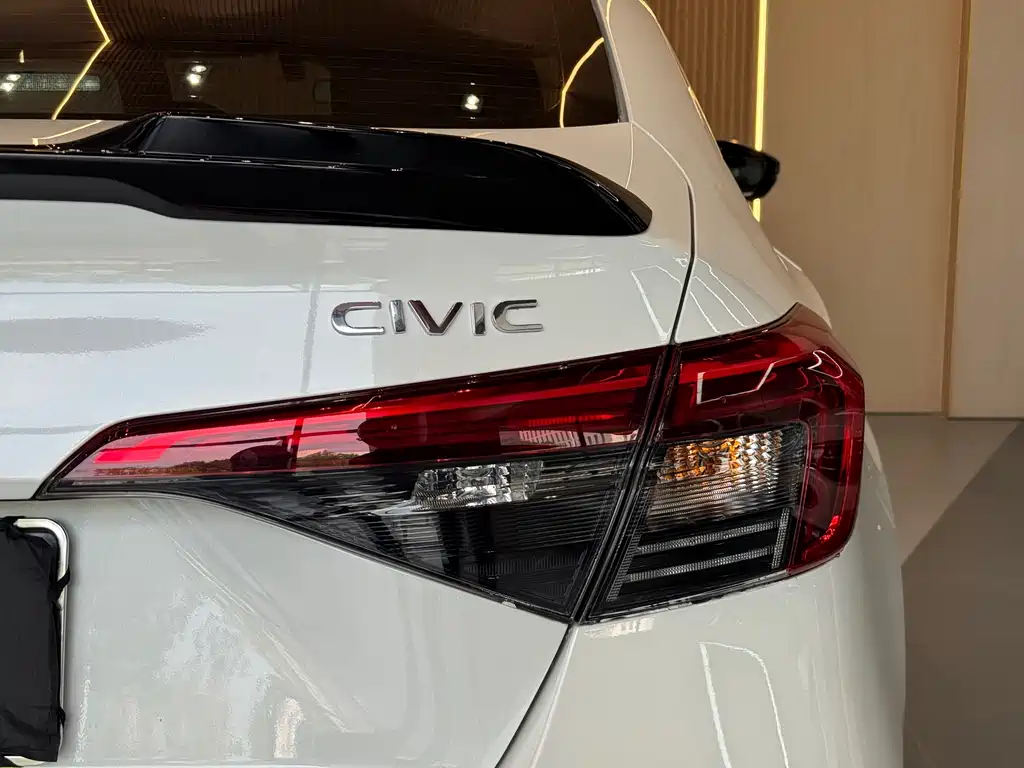 Honda Civic 2024 — фото 16