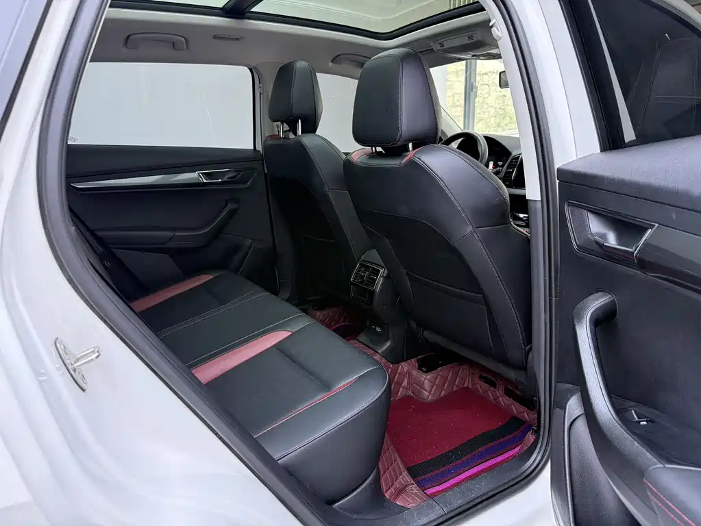Skoda Karoq 2023 — фото 10