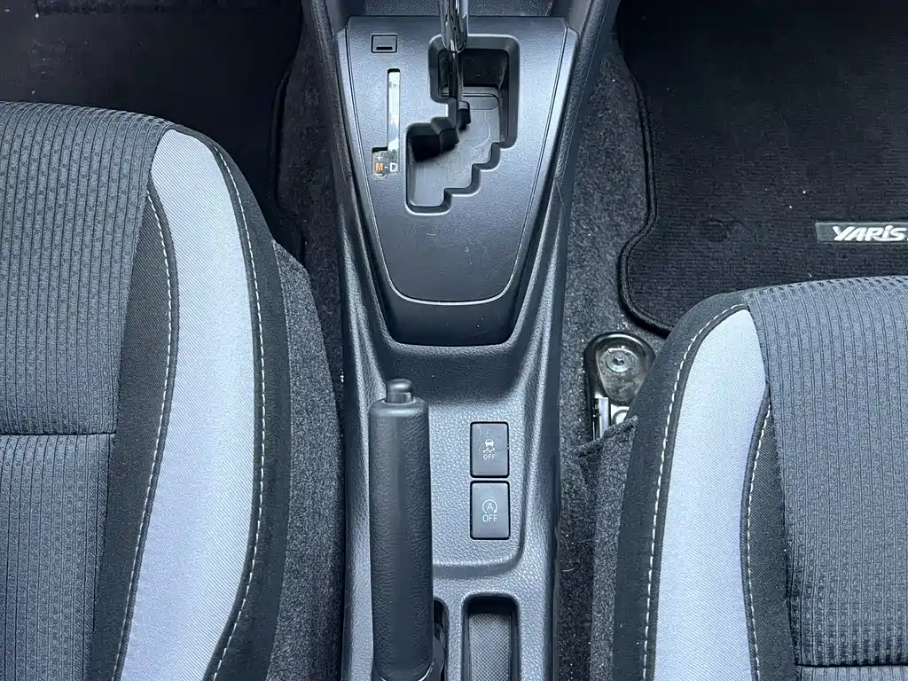 Toyota Yaris L 2022 — фото 14