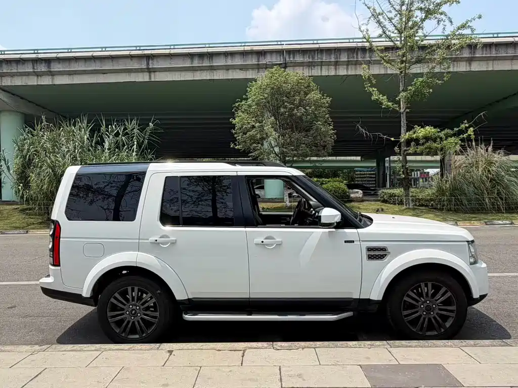Land Rover Discovery 2014
