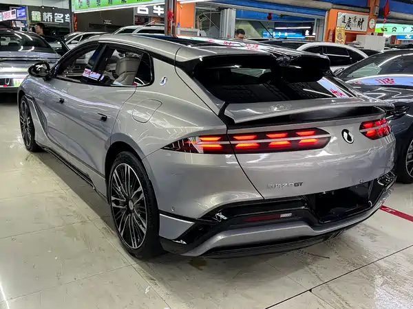 Denza Z9GT 2024