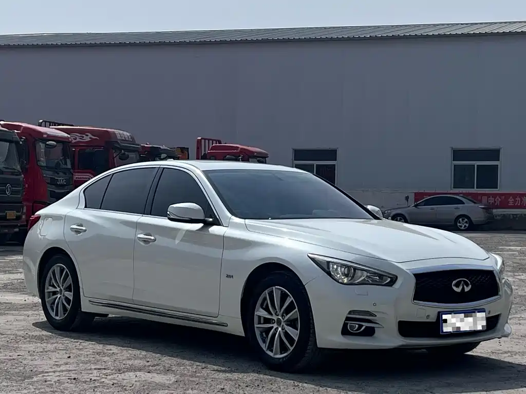 Infiniti Q50L 2015 — фото 3
