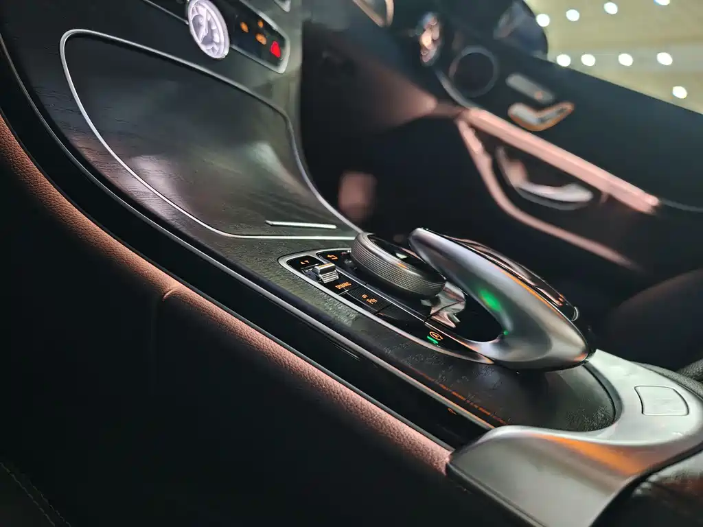 Mercedes-Benz C-Class 2018 — фото 16