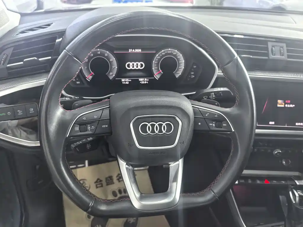 Audi Q3 2023 — фото 10