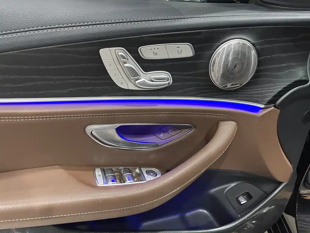 Mercedes-Benz E-Class 2020 — фото 10