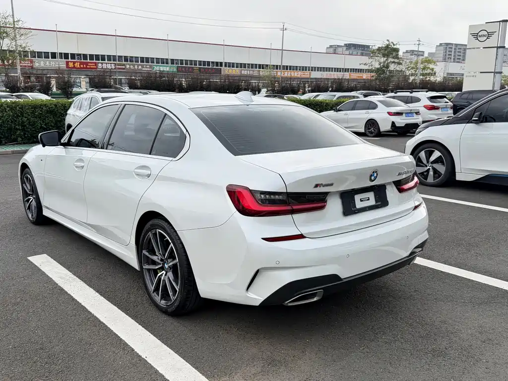 BMW 3 Series 2022 — фото 14