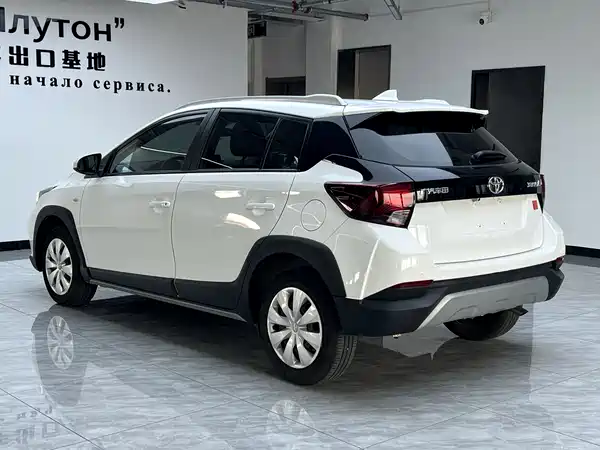 Toyota Yaris L 2022