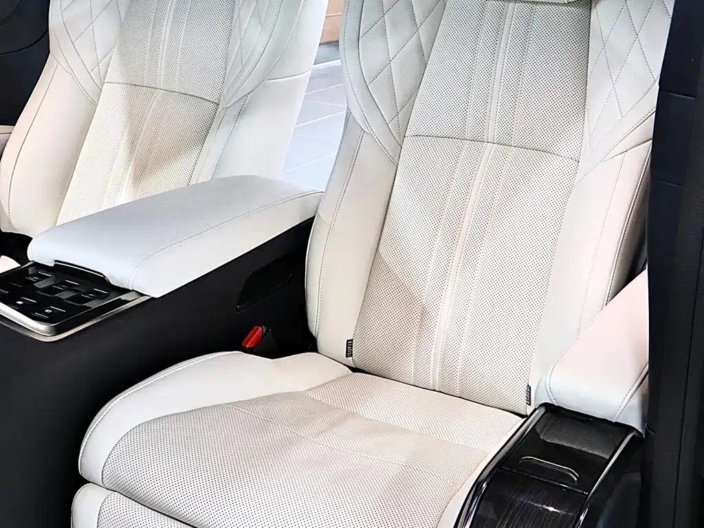 Lexus LM 2022 — фото 13