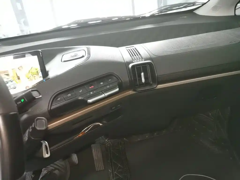 Baojun Kiwi EV 2023 — фото 13