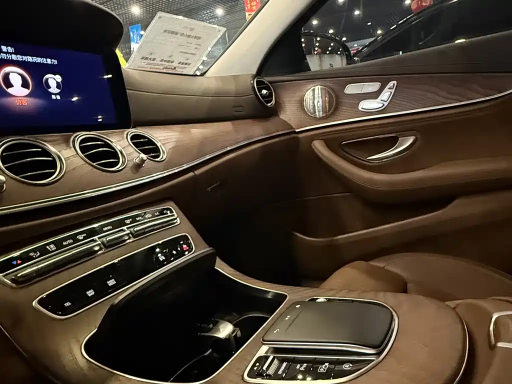 Mercedes-Benz E-Class 2022 — фото 14