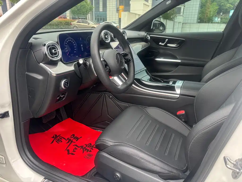 Mercedes-Benz C-Class 2023 — фото 4