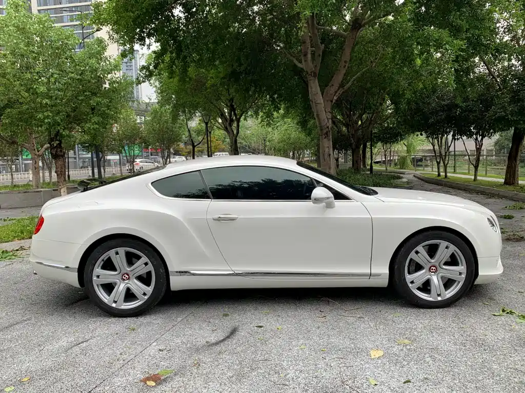 Bentley Continental 2013 — фото 9