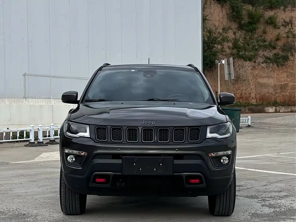 Jeep Compass 2018 — фото 2
