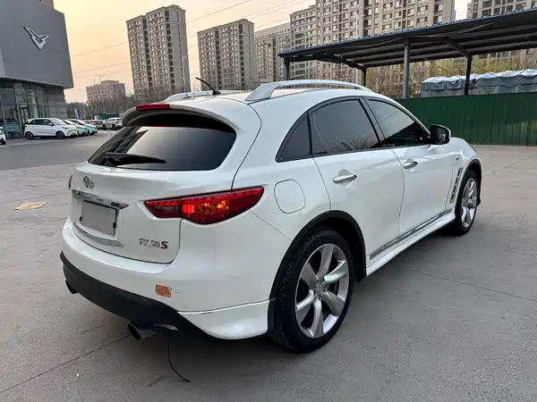Infiniti FX 2010