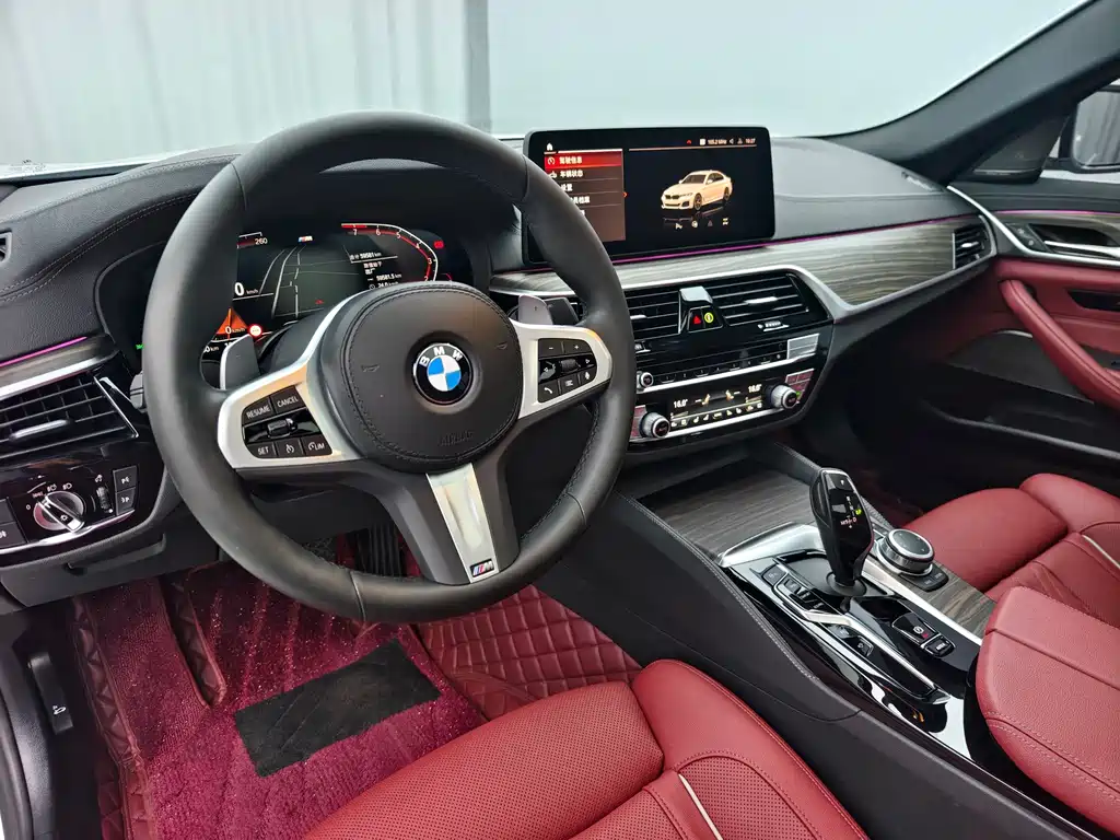 BMW 5 Series 2022 — фото 10