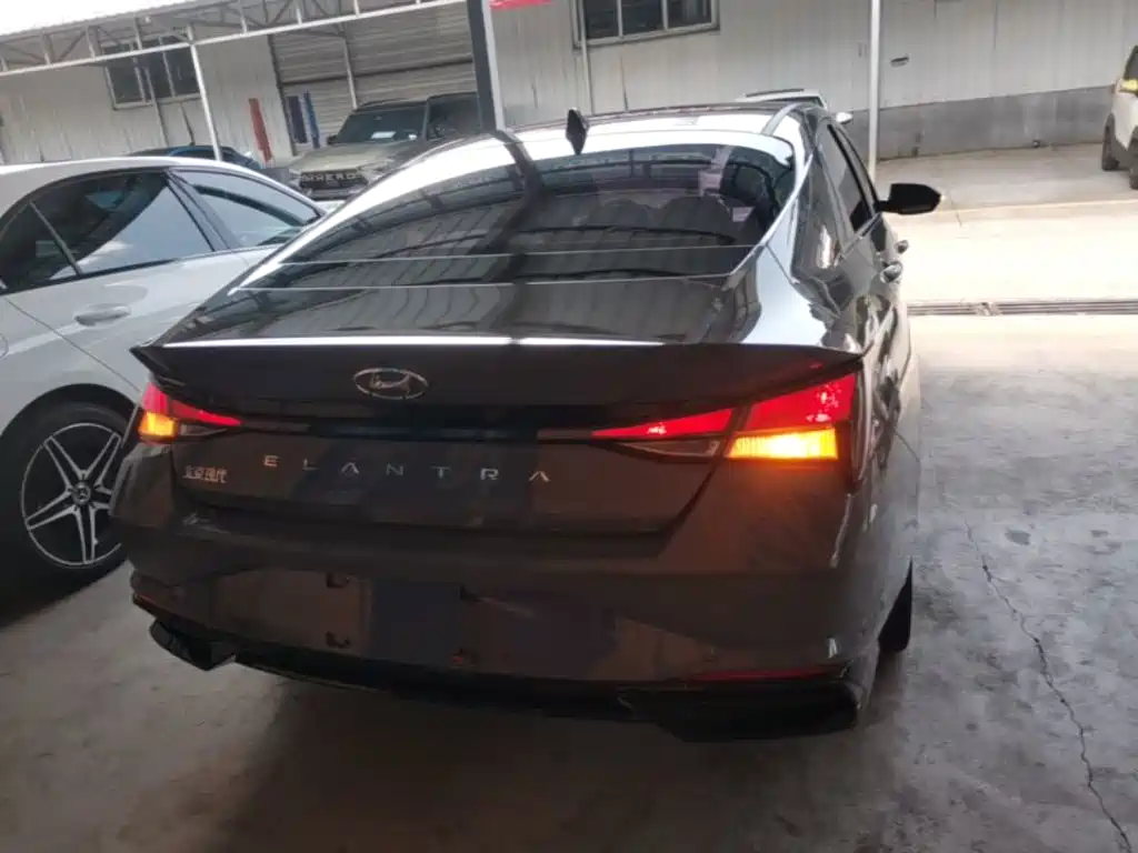 Hyundai Elantra 2023